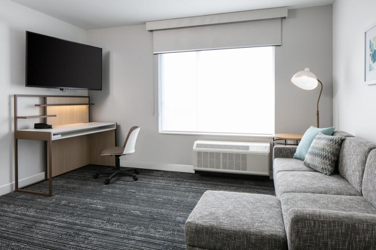Towneplace Suites By Marriott Oconomowoc Eksteriør billede