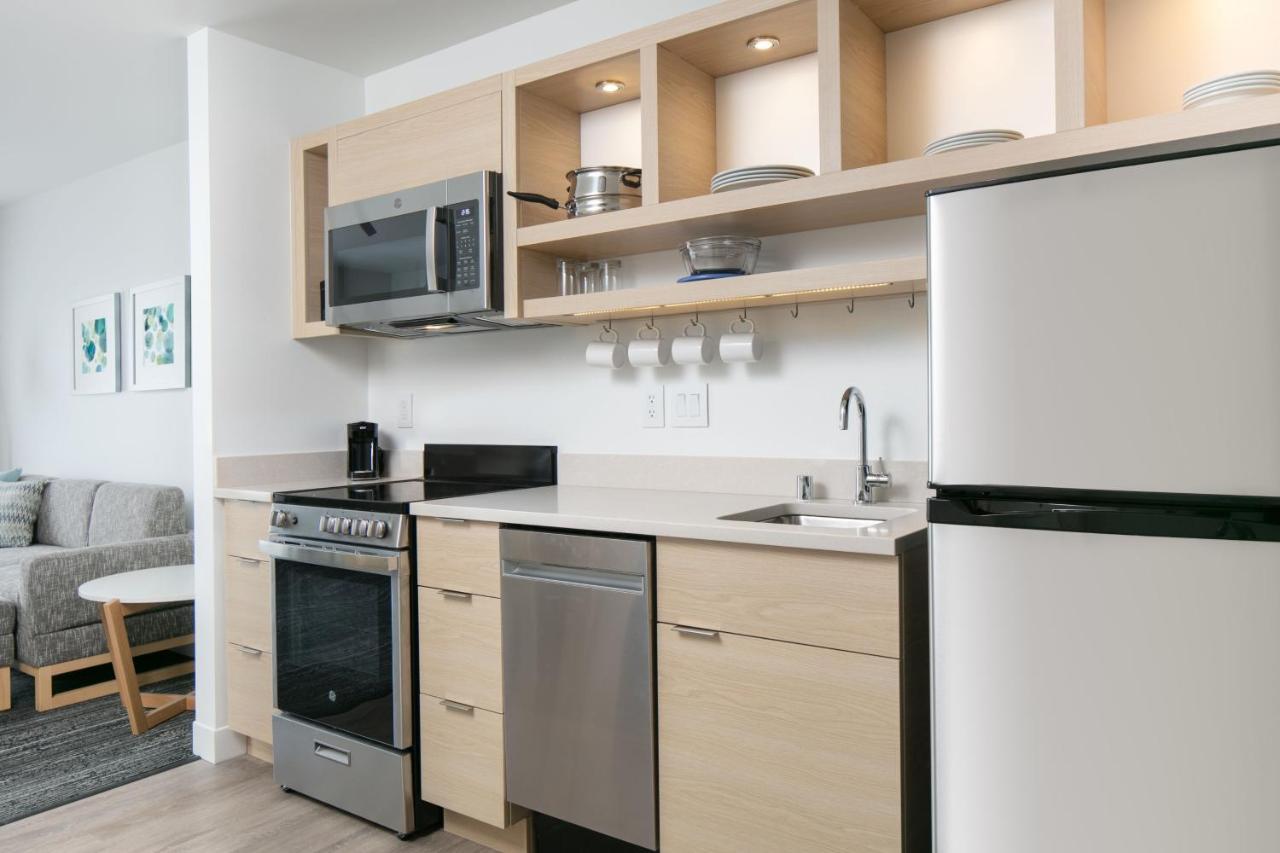Towneplace Suites By Marriott Oconomowoc Eksteriør billede