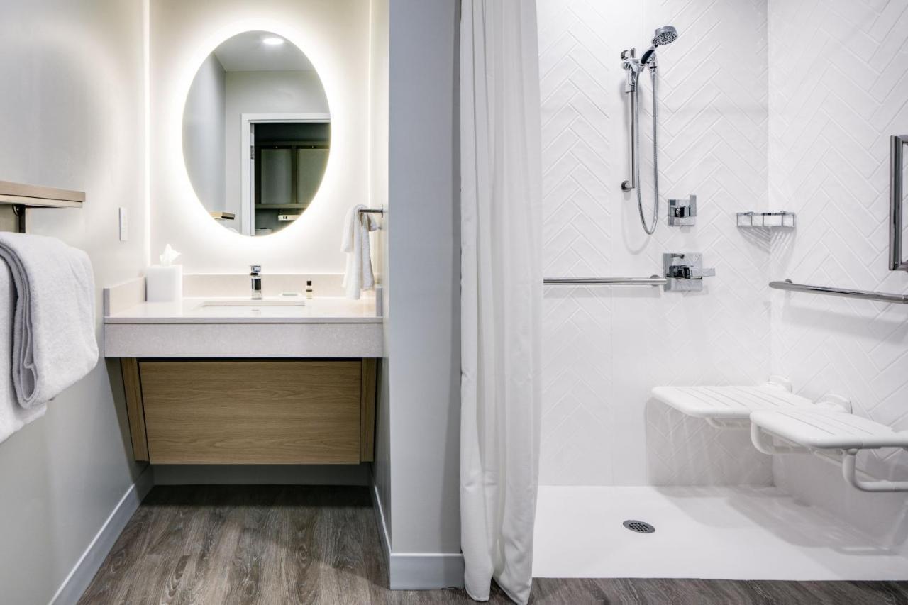 Towneplace Suites By Marriott Oconomowoc Eksteriør billede
