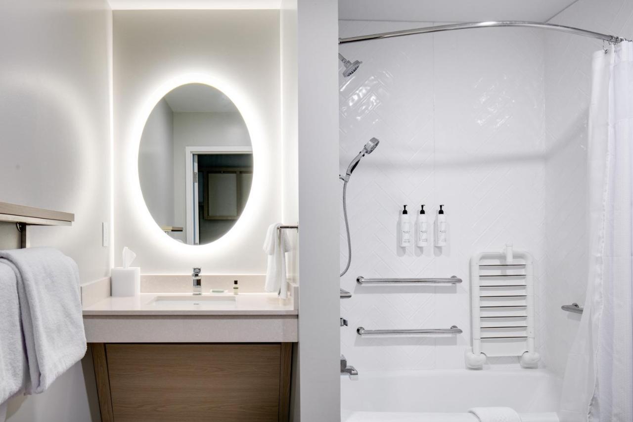 Towneplace Suites By Marriott Oconomowoc Eksteriør billede